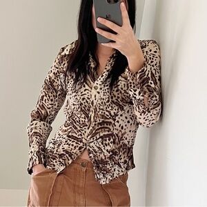 Leopard Print Button-Up crinkle Blouse M